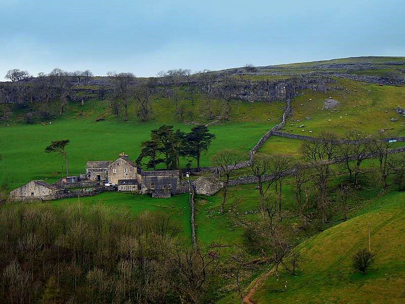 File:Clapham cum Newby, UK - panoramio.jpg