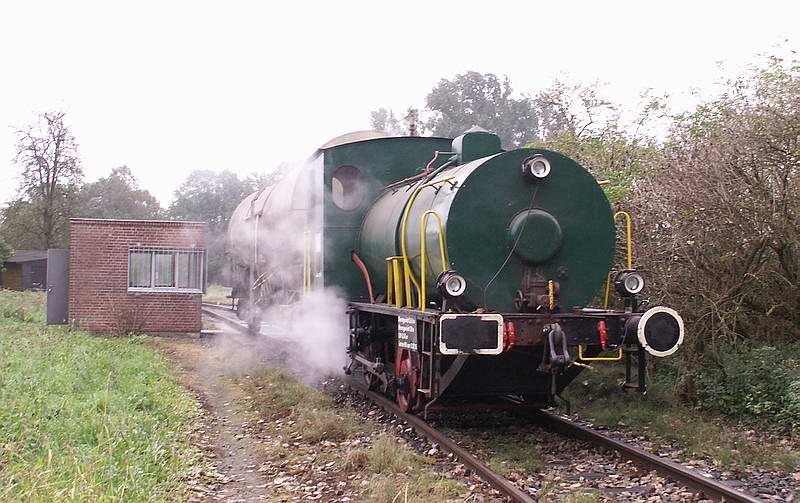 File:Güterzug mit Dampfspeicherlok bei Oberbruch.jpg