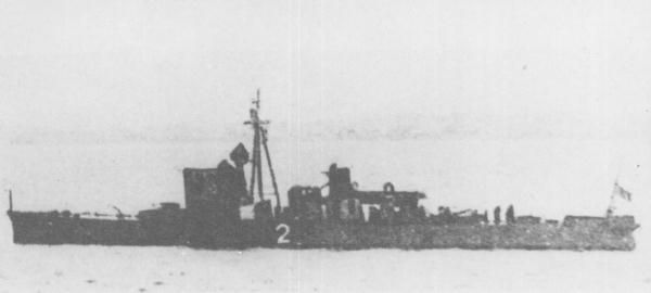 File:IJN No2 submarine chaser around 1934.jpg