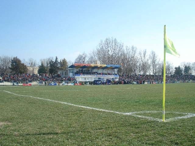 File:RO CL Calarasi Dunarea Stadium.jpg