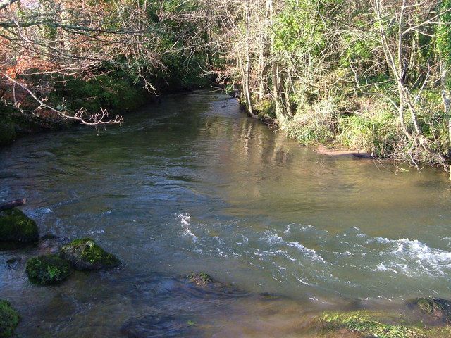 File:River Yealm near Puslinch - 295494.jpg