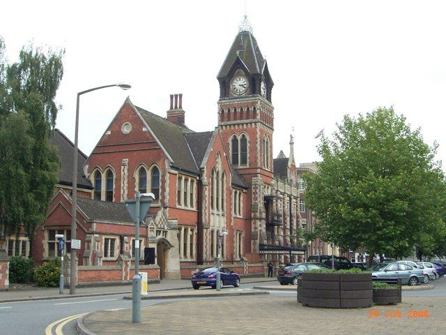 File:Town Hall - geograph.org.uk - 352398.jpg