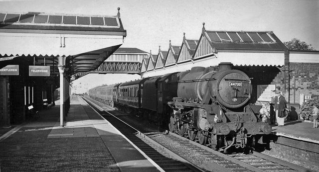 File:Burscough Junction railway station 1952507 ea6910cb.jpg