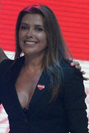 File:Carolina Arregui (31384846775) (cropped).jpg