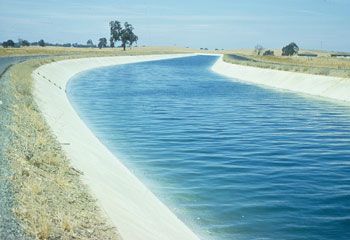 File:Delta-Mendota Canal.jpg