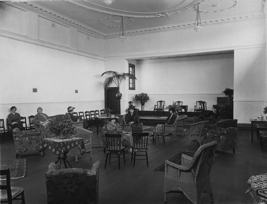 File:Karrakatta Club reading rooms 1920s.jpg