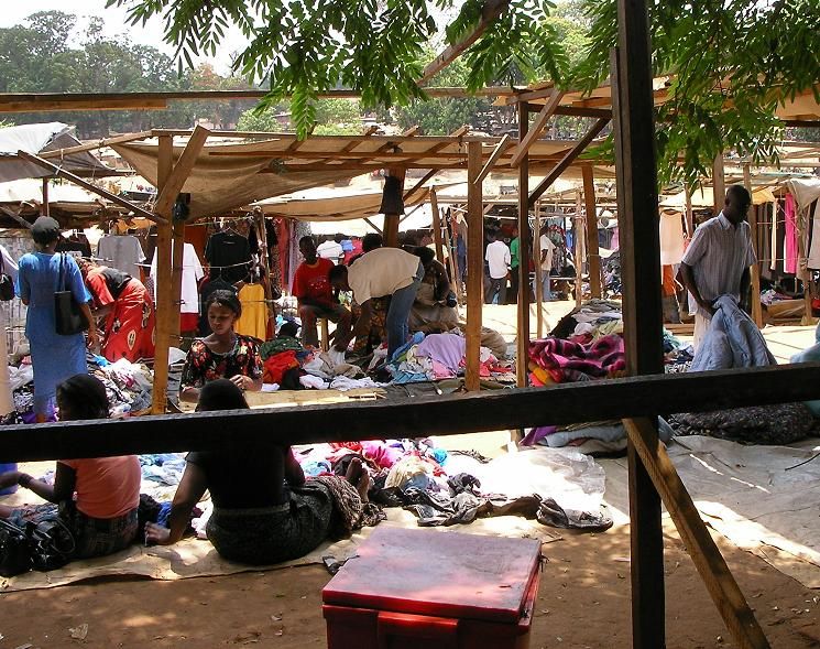 File:Lilongwe market closeup.JPG