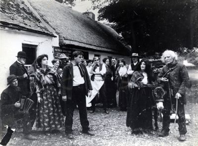 File:Scene from The Vagabonds (1912).jpg