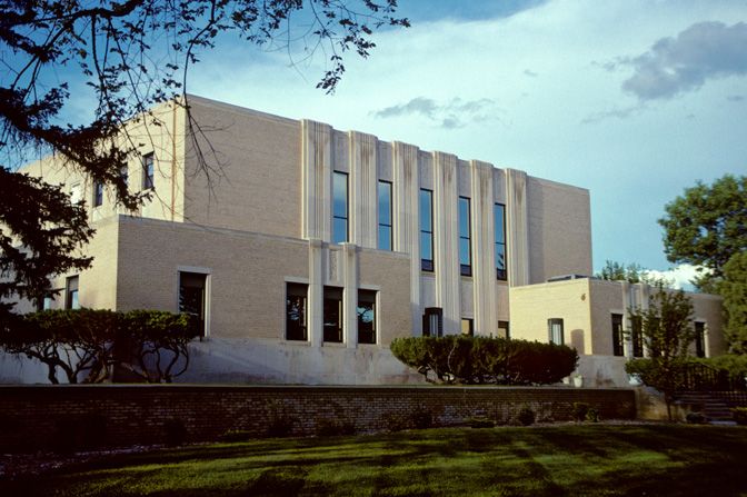 File:Stark County Courthouse, Dickinson.jpg