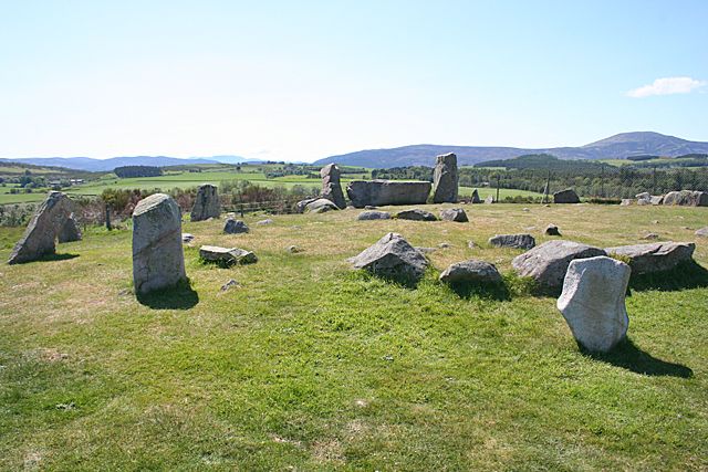 File:Tomnaverie Stone Circle (geograph 2438796).jpg