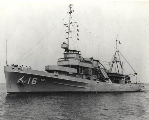 File:USS Tringa (ASR-16), circa in the 1960s.jpg