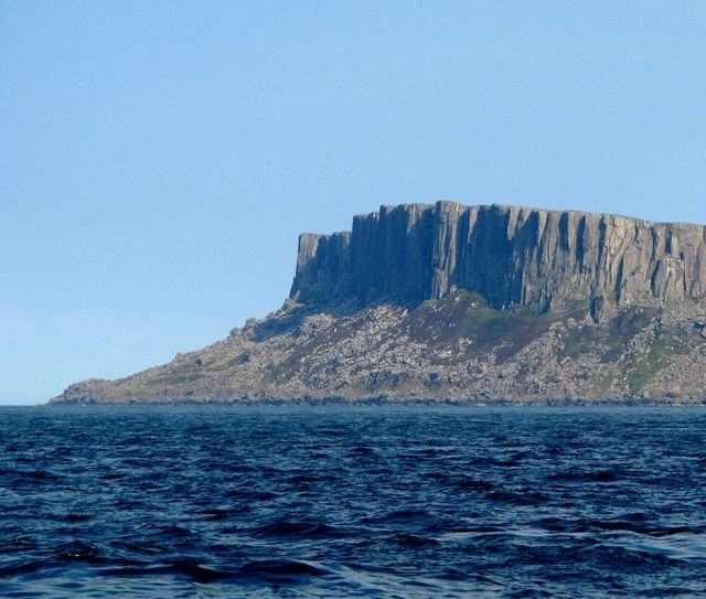 File:Fair Head - geograph.org.uk - 817076.jpg