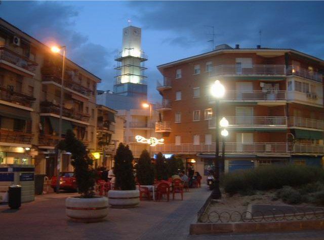 File:Getafe-de-noche.jpg