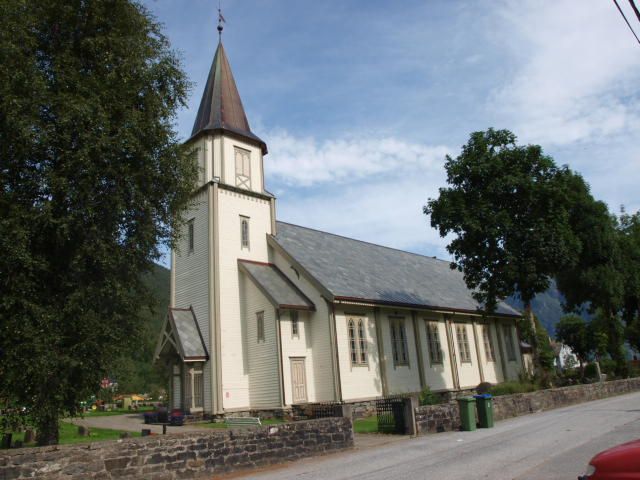 File:Hjfjord kyrkje.JPG