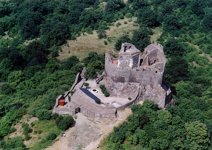 File:Hollókő - Castle.jpg