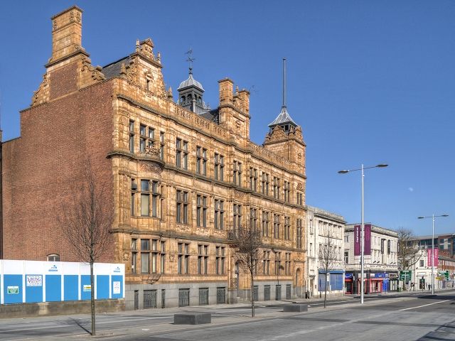 File:Salford Education Offices.jpg