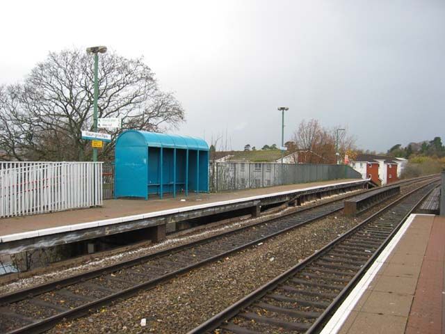 File:Waun-Gron Park railway station.jpg