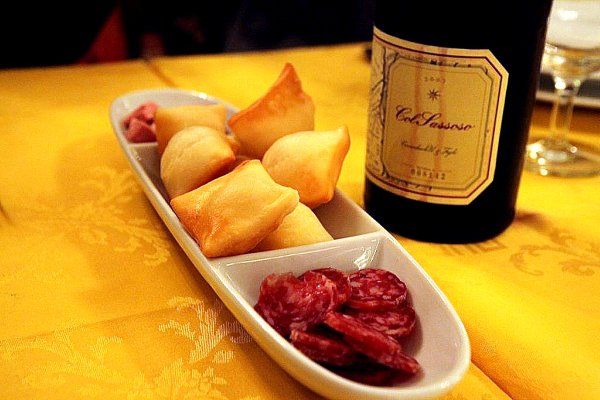 File:Gnocco fritto, salame, and lambrusco.jpg