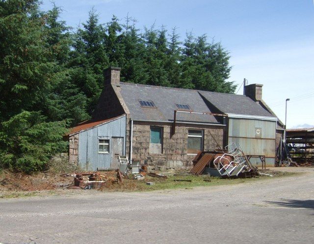 File:Lochton Smithy - geograph.org.uk - 891823.jpg