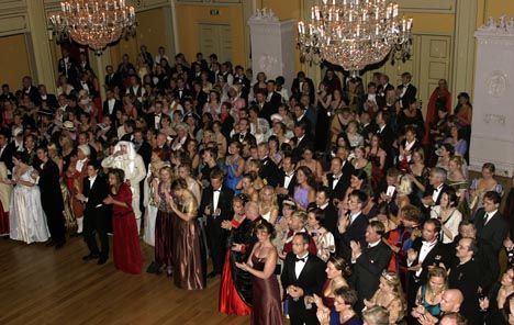 File:Operaball i Gamle Logen, Oslo 2004.jpg