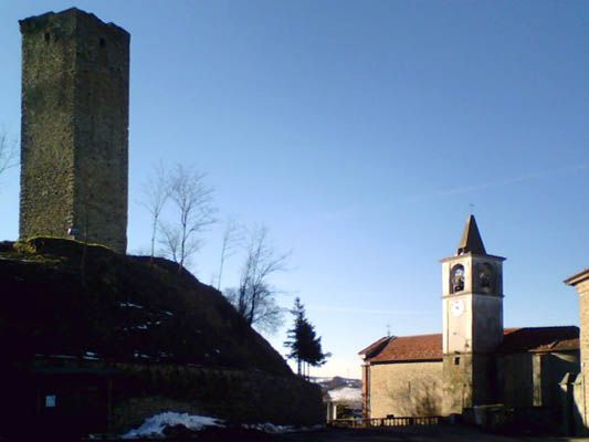 File:2008-02-07 Castelletto d'Erro Torre e Chiesa.jpg