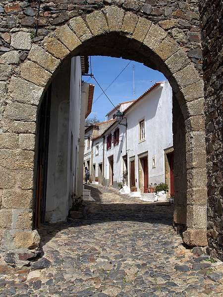 File:Castelo de Vide (444691023).jpg