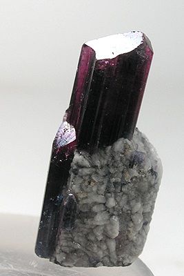 File:Liddicoatite-t5151b.jpg