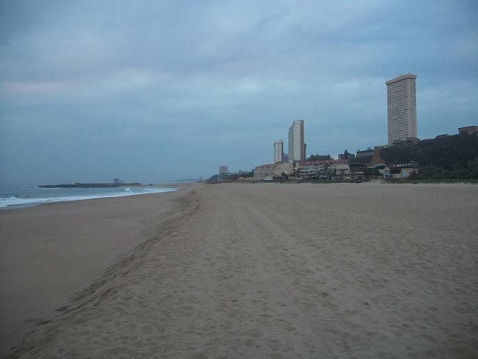 File:Toti Main Beach sunrise.JPG