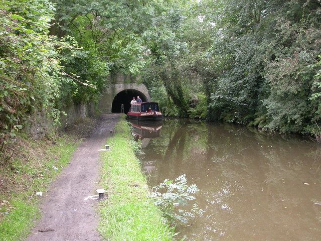 File:Bredbury and Romiley - Woodley Tunnel.jpg