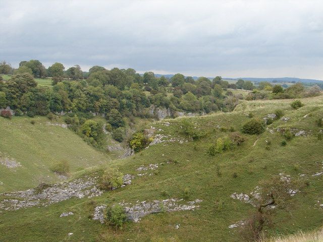 File:Chee Dale - geograph.org.uk - 986703.jpg