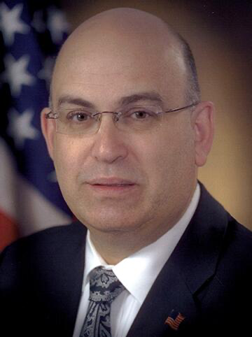 File:Emilio T. Gonzalez USCIS Director.png