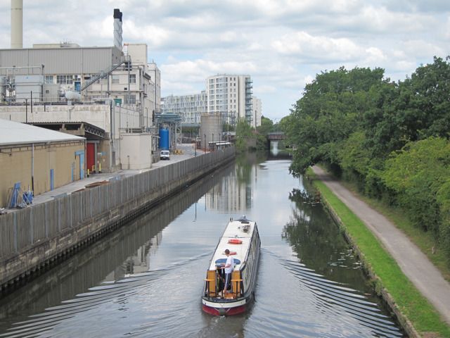 File:Grand Union Canal (geograph.org.uk 2507560).jpg