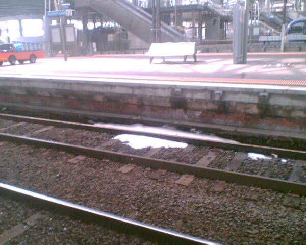 File:Hail at Southern Cross station 7 March.jpg