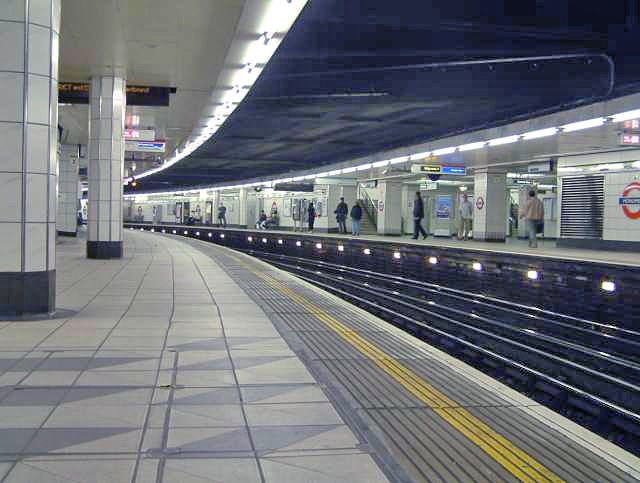 File:Monument underground station.jpg