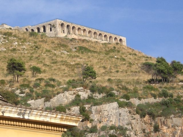 File:Tempio di Giove Anxur (Terracina).jpg