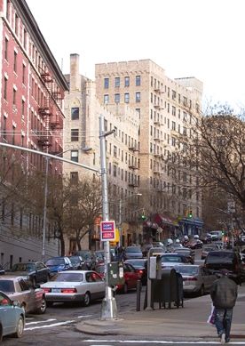 File:181 St Manhattan looking uphill.jpg