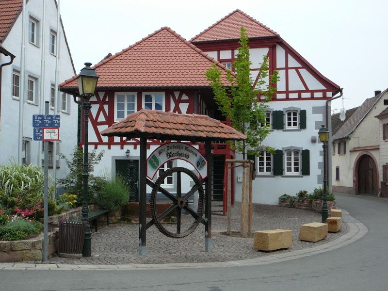 File:2007.0601.03 Dorfmuehle Grosskarlbach.jpg