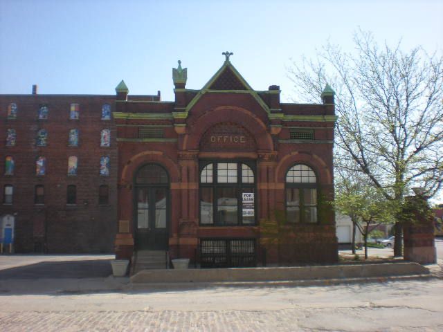 File:Anheuser-Busch Beer Depot; 2010.jpg