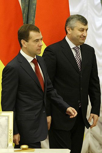 File:Dmitry Medvedev 30 April 2009-1.jpg