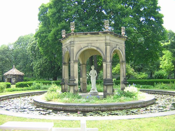 File:GrottoandHarmonyStatue.jpg