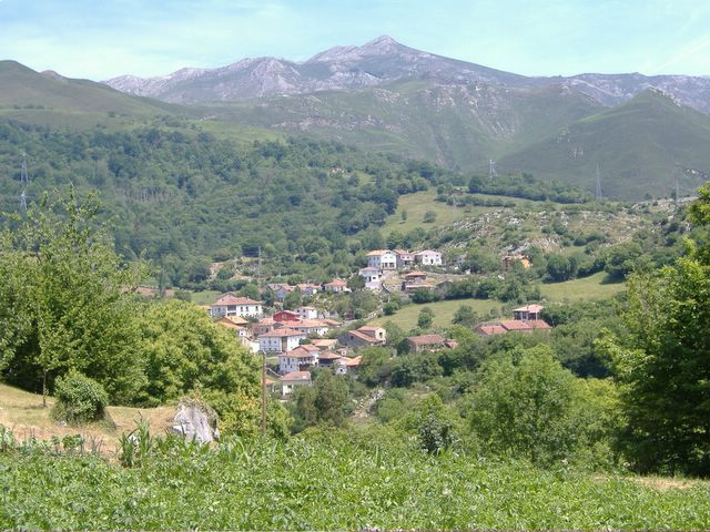 File:Puertas (Cabrales)01.jpg