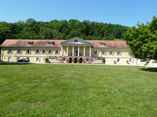 File:Schloss Rotenfels.jpg