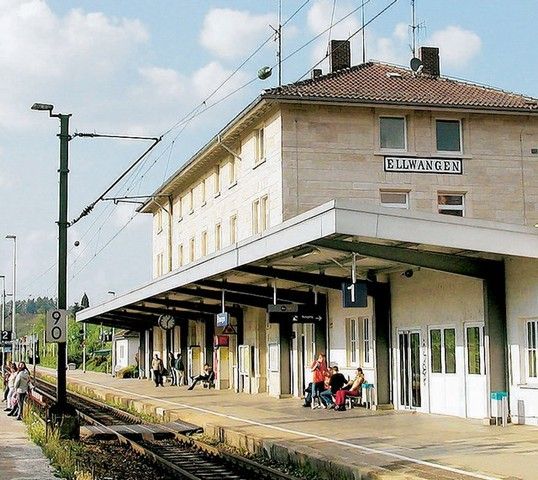 File:Bahnhof Ellwangen.jpg