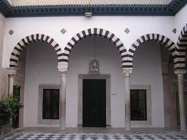 File:Façade ouest du patio, dar Daouletli.jpg