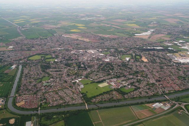 File:Spalding from the ESE- aerial (geograph 3515821).jpg