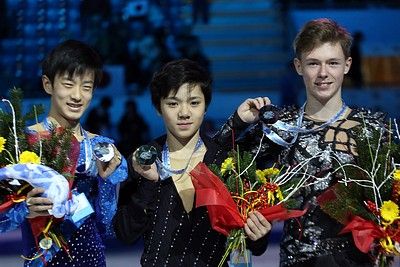 File:2014-2015 JGPF Men's Podium (1).jpg