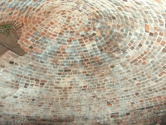 File:Grendon, Warwickshire, Domed ceiling of Ice House.jpg