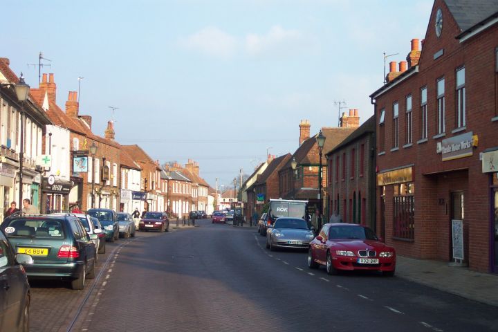 File:High Street, Theale, Berkshire.jpg