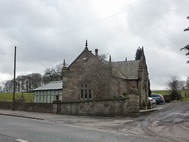 File:Moreton Lodge.jpg