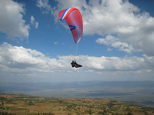 File:Paraglading in elgeyo marakwet.jpg